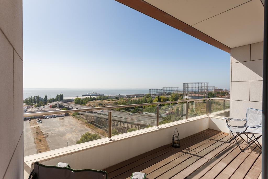 Flh Expo Flat With View *
